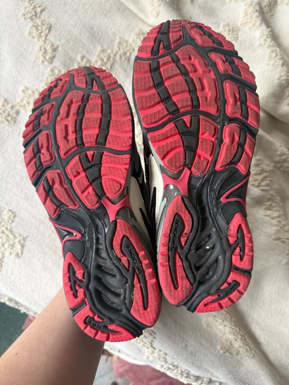 Jeff Staple x Brooks Adrenaline GTS 4 - Picture 6 of 7